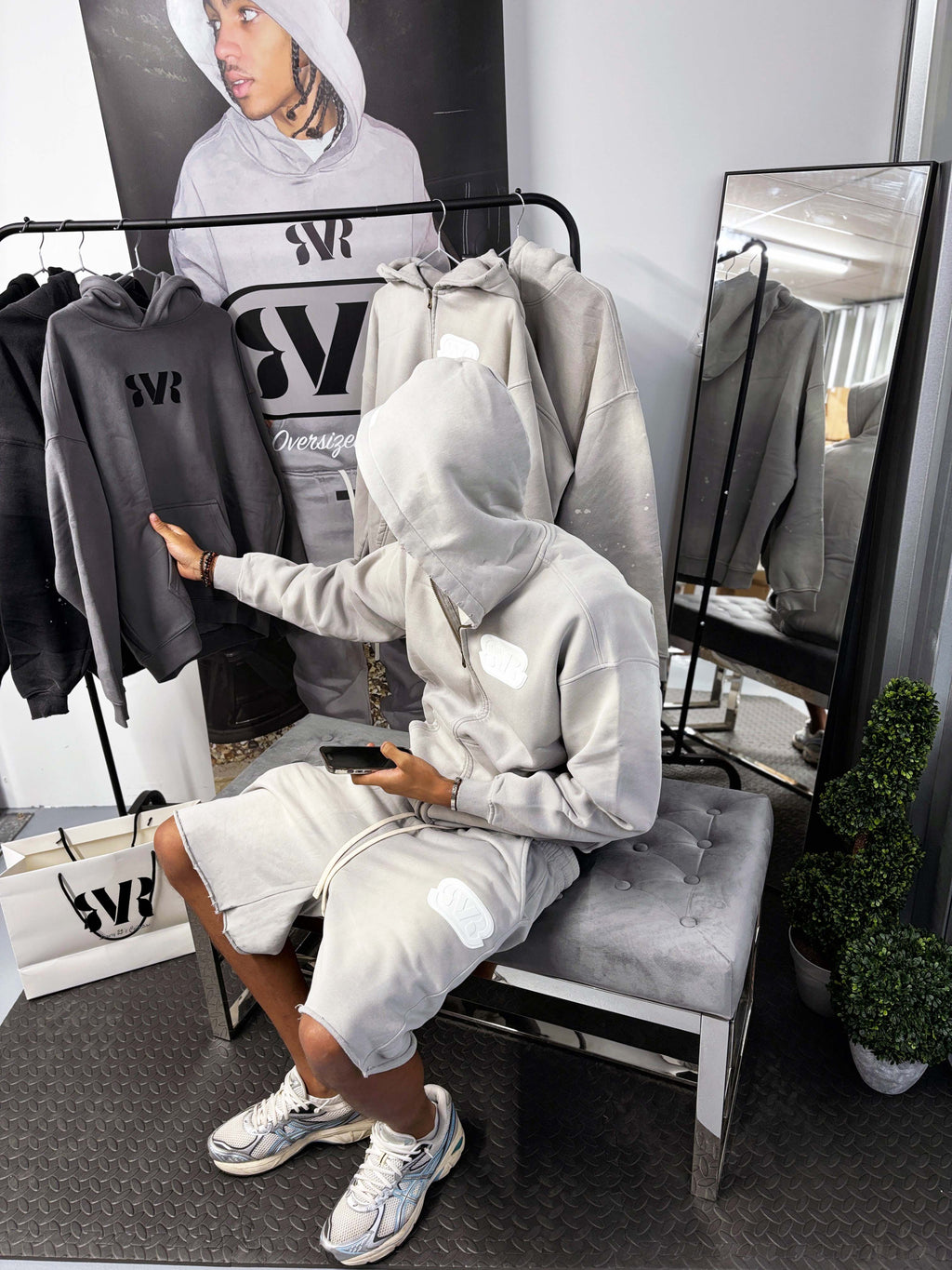 Oversized RVR 24's collection Shorts set